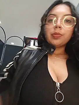 Snapshot of JENNIFER__03 chatting on 07-24-26, 03:54 JENNIFER 03 online show from 07-24-26, 03:54