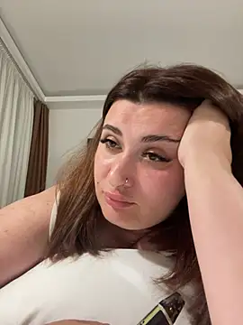 Snapshot of AureTease chatting on 06-20-26, 06:44 AureTease online show from 06-20-26, 06:44