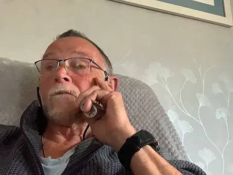 Snapshot of Moonraker64 chatting on 05-14-26, 06:58 Moonraker64 online show from 05-14-26, 06:58