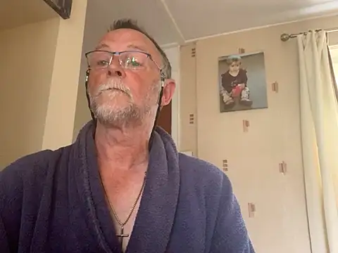 Snapshot of Moonraker64 chatting on 05-31-26, 07:48 Moonraker64 online show from 05-31-26, 07:48