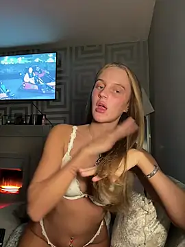 Snapshot of Exotic-Elsie chatting on 07-04-26, 10:16 Exotic-Elsie online show from 07-04-26, 10:16