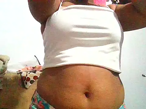 Snapshot of RubinaKhan6 chatting on 05-23-26, 02:43 RubinaKhan6 online show from 05-23-26, 02:43