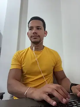 Snapshot of angel_silva_ chatting on 07-12-26, 02:19 angel silva online show from 07-12-26, 02:19
