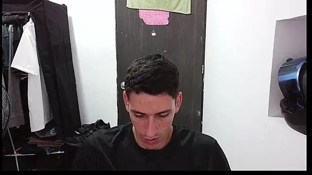 Snapshot of RaulRico chatting on 07-12-26, 05:15 RaulRico online show from 07-12-26, 05:15