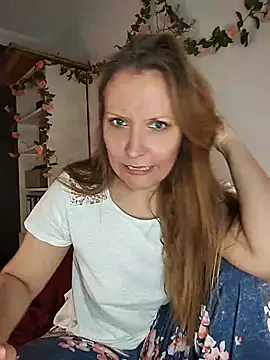 Snapshot of Candy_Cougar chatting on 05-16-26, 06:54 Candy Cougar online show from 05-16-26, 06:54