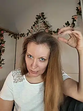 Snapshot of Candy_Cougar chatting on 05-18-26, 06:52 Candy Cougar online show from 05-18-26, 06:52