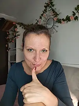 Snapshot of Candy_Cougar chatting on 06-06-26, 06:51 Candy Cougar online show from 06-06-26, 06:51