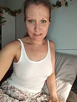 Snapshot of Candy_Cougar chatting on 06-13-26, 12:03 Candy Cougar online show from 06-13-26, 12:03