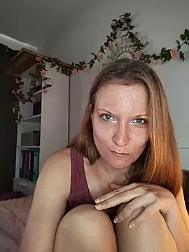 Snapshot of Candy_Cougar chatting on 06-21-26, 07:00 Candy Cougar online show from 06-21-26, 07:00