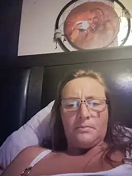 Snapshot of Queenle91 chatting on 05-16-26, 12:07 Queenle91 online show from 05-16-26, 12:07