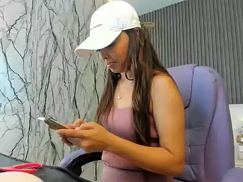 Snapshot of naomis_36 chatting on 06-14-26, 02:08 naomis 36 online show from 06-14-26, 02:08