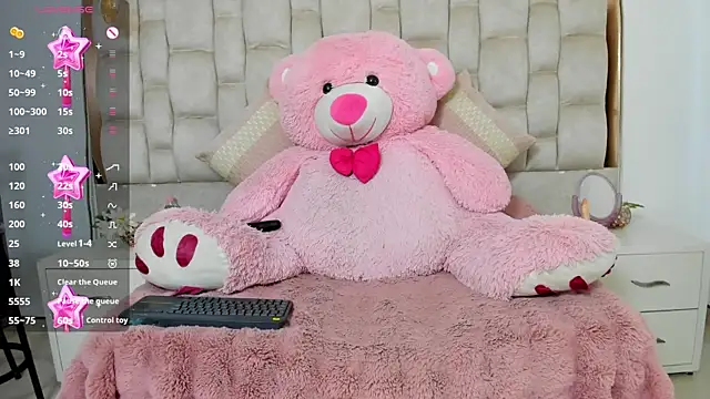 MaddyReyes online show from 06-25-26, 07:51