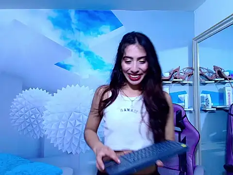Snapshot of AMBEL-ROSE chatting on 05-15-26, 12:28 AMBEL-ROSE online show from 05-15-26, 12:28
