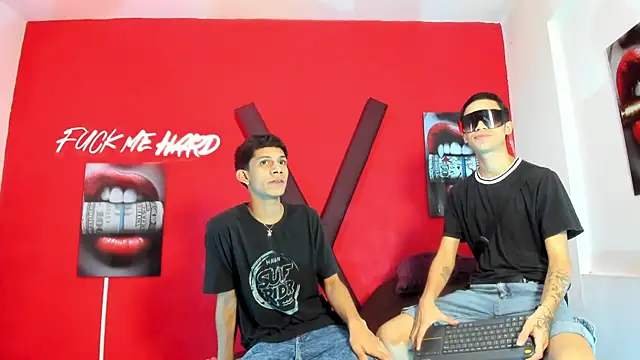 Snapshot of TWINKS_BOYSX chatting on 06-16-26, 01:41 TWINKS BOYSX online show from 06-16-26, 01:41