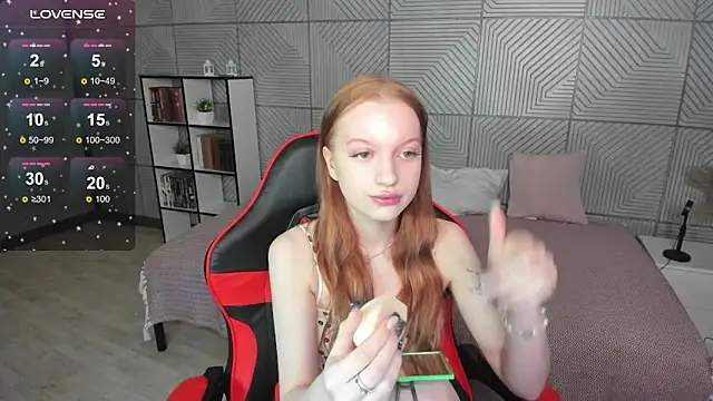 Snapshot of LunaTerry chatting on 05-15-26, 03:13 LunaTerry online show from 05-15-26, 03:13