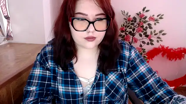 Snapshot of KarolinasHot chatting on 06-10-26, 06:51 KarolinasHot online show from 06-10-26, 06:51