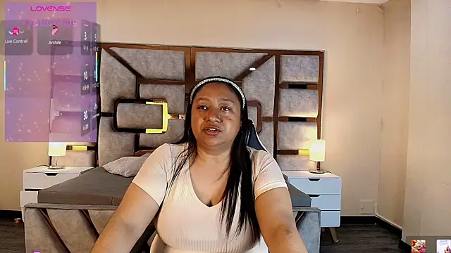 Snapshot of Rachell_Carter chatting on 05-15-26, 04:19 Rachell Carter online show from 05-15-26, 04:19