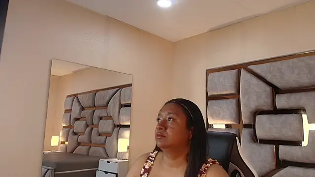 Snapshot of Rachell_Carter chatting on 05-20-26, 04:29 Rachell Carter online show from 05-20-26, 04:29
