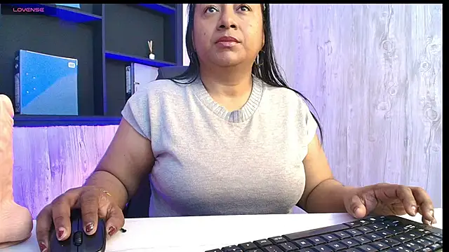 Snapshot of Rachell_Carter chatting on 06-17-26, 04:59 Rachell Carter online show from 06-17-26, 04:59