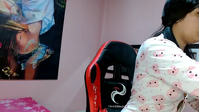 Snapshot of LunaKittyx chatting on 05-13-26, 01:19 LunaKittyx online show from 05-13-26, 01:19