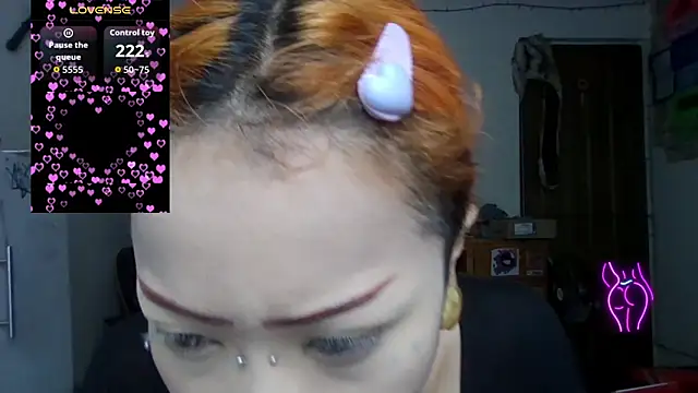 Snapshot of suky_fox chatting on 05-18-26, 04:13 suky fox online show from 05-18-26, 04:13