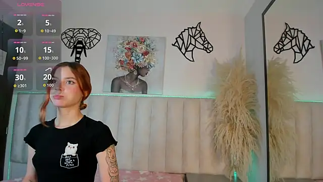 Snapshot of Kira_Venom chatting on 06-11-26, 12:03 Kira Venom online show from 06-11-26, 12:03