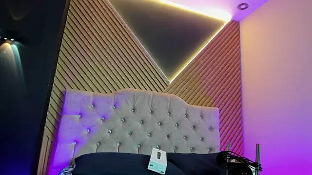 CloeMature online show from 06-18-26, 04:57