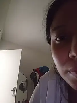 HilaryRusso32 online show from 05-19-26, 04:02
