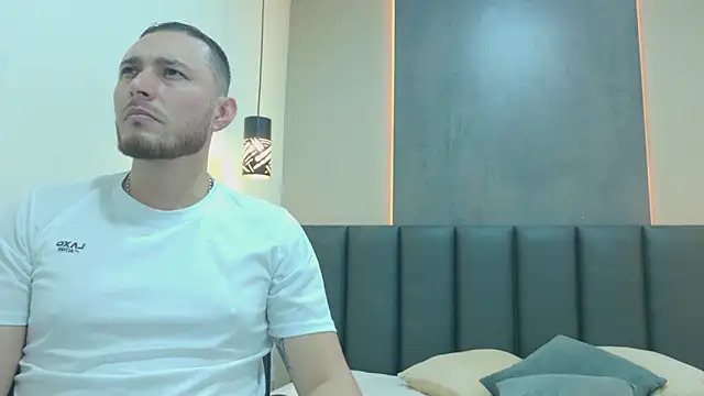Snapshot of Luna_and_Jacksonn chatting on 06-02-26, 03:08 Luna and Jacksonn online show from 06-02-26, 03:08