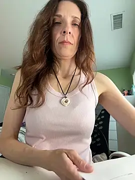 Snapshot of Raevyn chatting on 05-16-26, 05:01 Raevyn online show from 05-16-26, 05:01