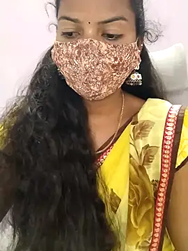 Snapshot of silksmitha- chatting on 07-17-26, 07:15 silksmitha- online show from 07-17-26, 07:15
