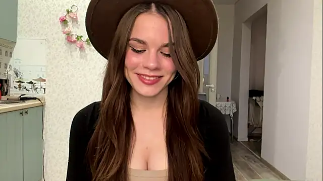 Snapshot of JeniceSourwine chatting on 05-20-26, 04:24 JeniceSourwine online show from 05-20-26, 04:24