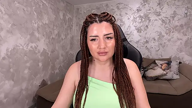 Snapshot of SophiePale chatting on 02-11-25, 09:14 SophiePale online show from 02-11-25, 09:14