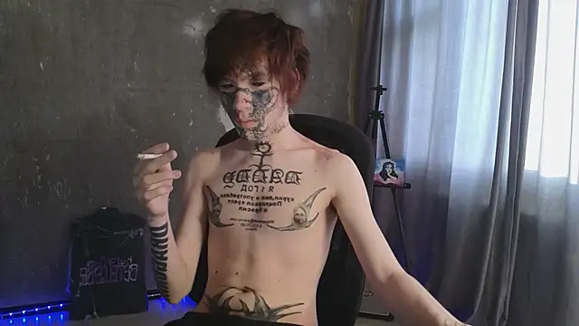 Snapshot of Emo___boy chatting on 05-11-26, 04:04 Emo boy online show from 05-11-26, 04:04