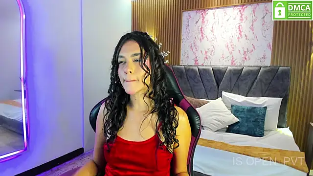 Snapshot of Aisha_Vex chatting on 06-19-26, 02:21 Aisha Vex online show from 06-19-26, 02:21