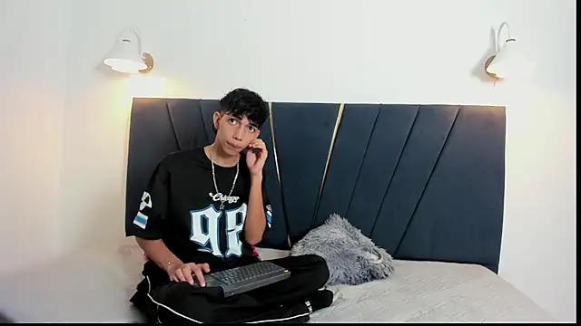 Snapshot of ero_boy40 chatting on 05-17-26, 03:15 ero boy40 online show from 05-17-26, 03:15