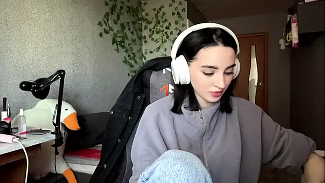 NightFoxxx online show from 06-10-26, 07:40