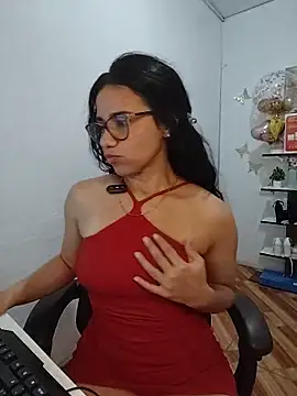 Snapshot of alanahot94 chatting on 05-24-26, 12:26 alanahot94 online show from 05-24-26, 12:26