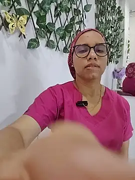 Snapshot of alanahot94 chatting on 06-17-26, 04:52 alanahot94 online show from 06-17-26, 04:52