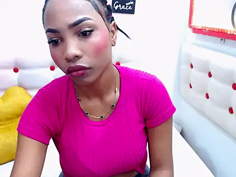 Snapshot of whitneynaugthyxxxx chatting on 06-12-26, 04:17 whitneynaugthyxxxx online show from 06-12-26, 04:17
