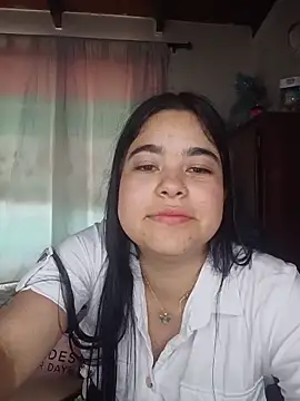 Snapshot of MiiaHott_W chatting on 06-21-26, 08:22 MiiaHott W online show from 06-21-26, 08:22