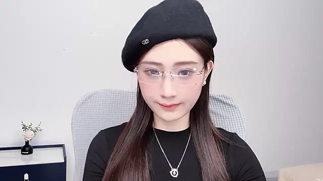 Snapshot of _222Mia chatting on 05-17-26, 05:27 222Mia online show from 05-17-26, 05:27