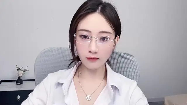 Snapshot of _222Mia chatting on 05-18-26, 04:07 222Mia online show from 05-18-26, 04:07