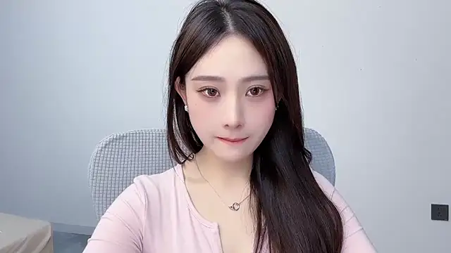 Snapshot of _222Mia chatting on 06-08-26, 02:56 222Mia online show from 06-08-26, 02:56