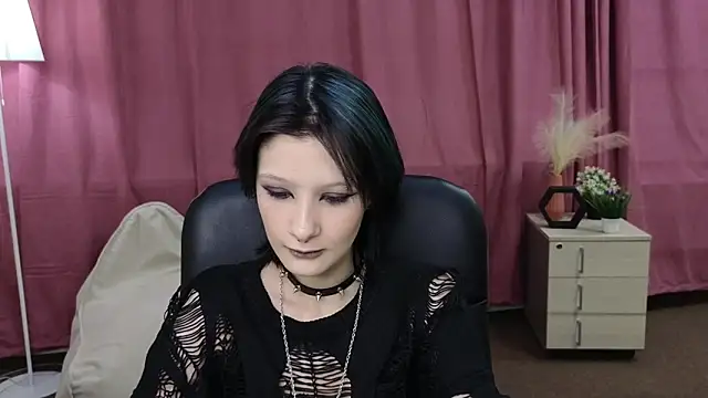 PearleneBolfa online show from 05-13-26, 11:40