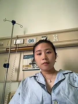 Snapshot of Iridessa- chatting on 06-05-26, 07:14 Iridessa- online show from 06-05-26, 07:14