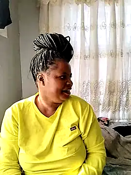 Snapshot of JuicyHoney_01 chatting on 08-08-26, 05:42 JuicyHoney 01 online show from 08-08-26, 05:42