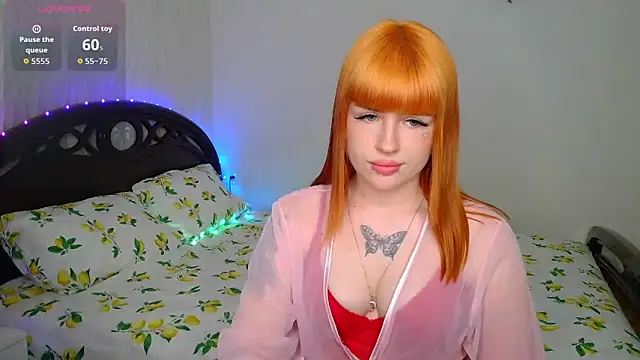 Snapshot of VelvetEmber chatting on 06-04-26, 02:23 VelvetEmber online show from 06-04-26, 02:23