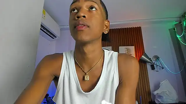 Afrowayuu online show from 06-09-26, 05:24