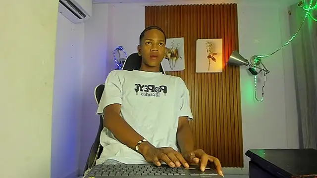 Afrowayuu online show from 06-23-26, 10:57